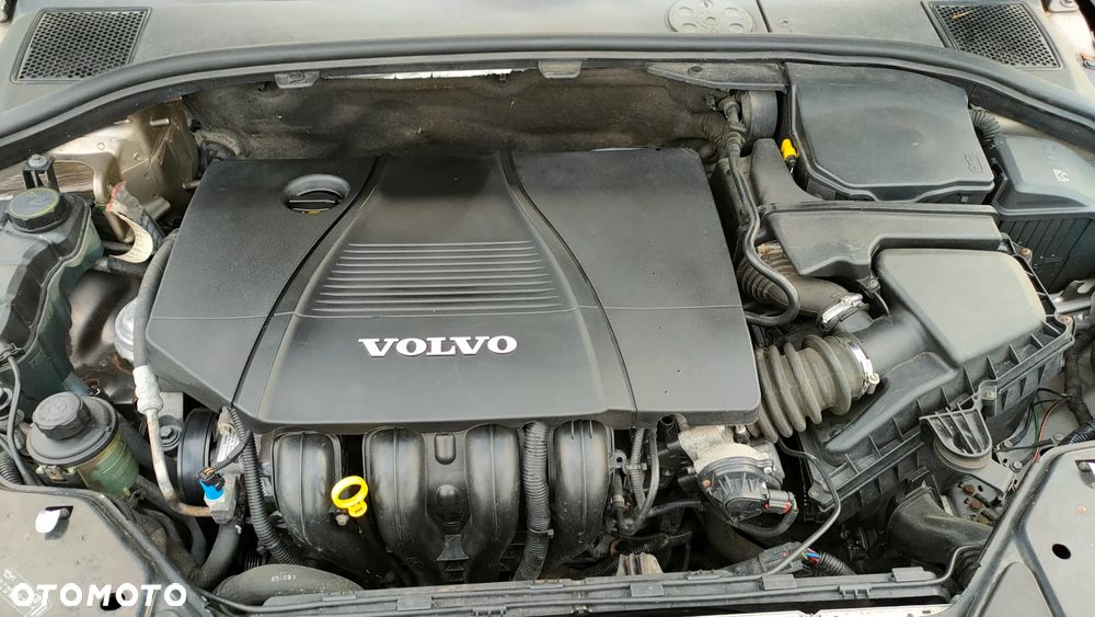 Volvo V70 2.0 Momentum - 9