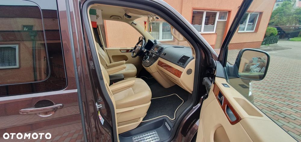 Volkswagen Multivan - 12