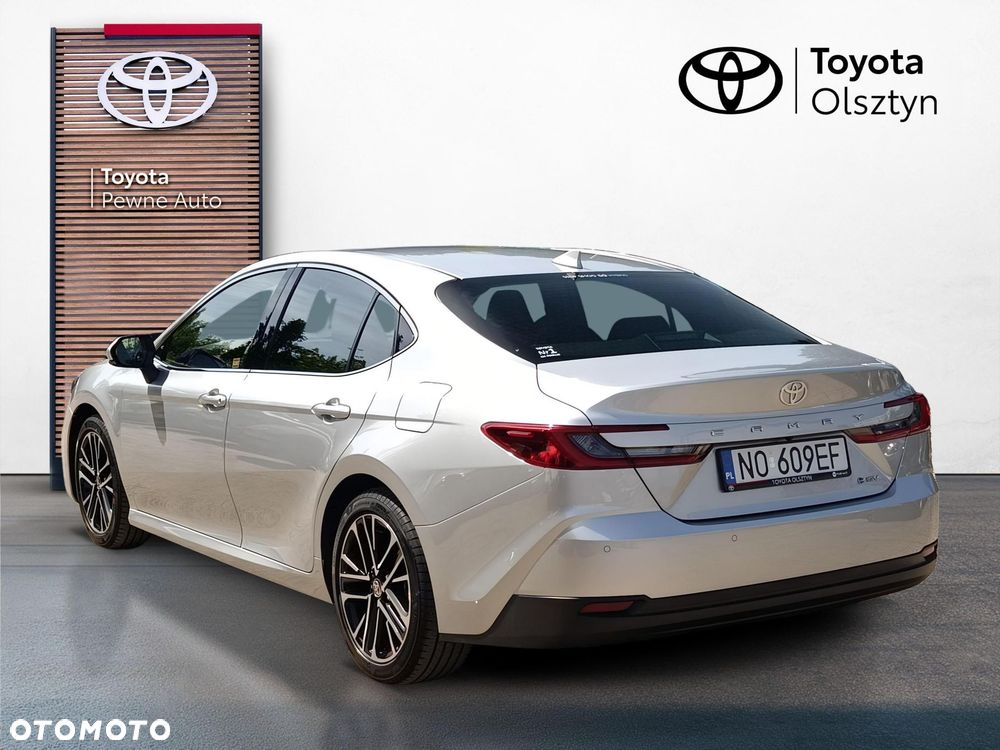 Toyota Camry - 3