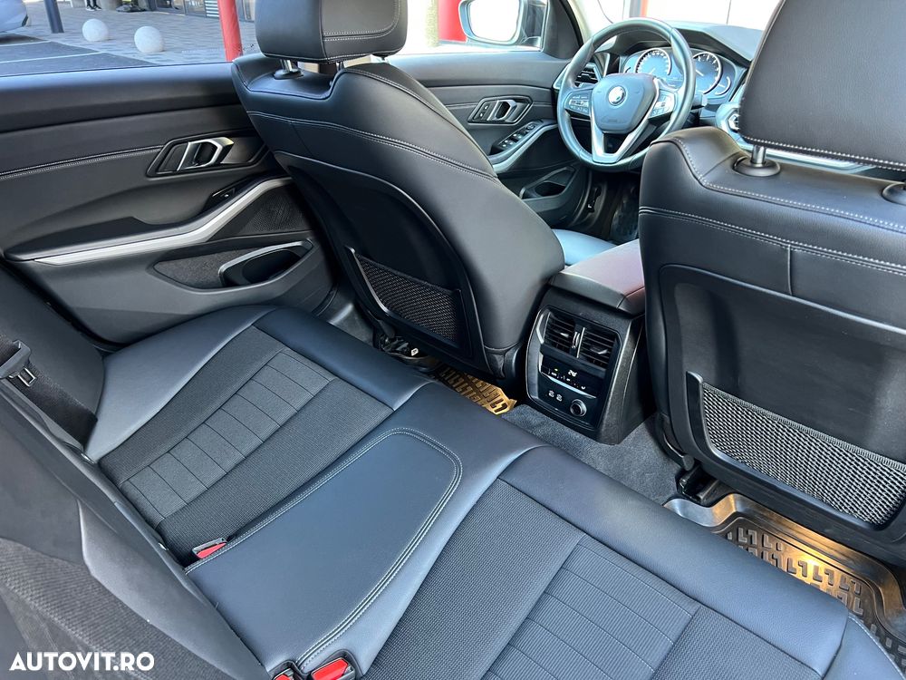 BMW Seria 3 320i AT - 8