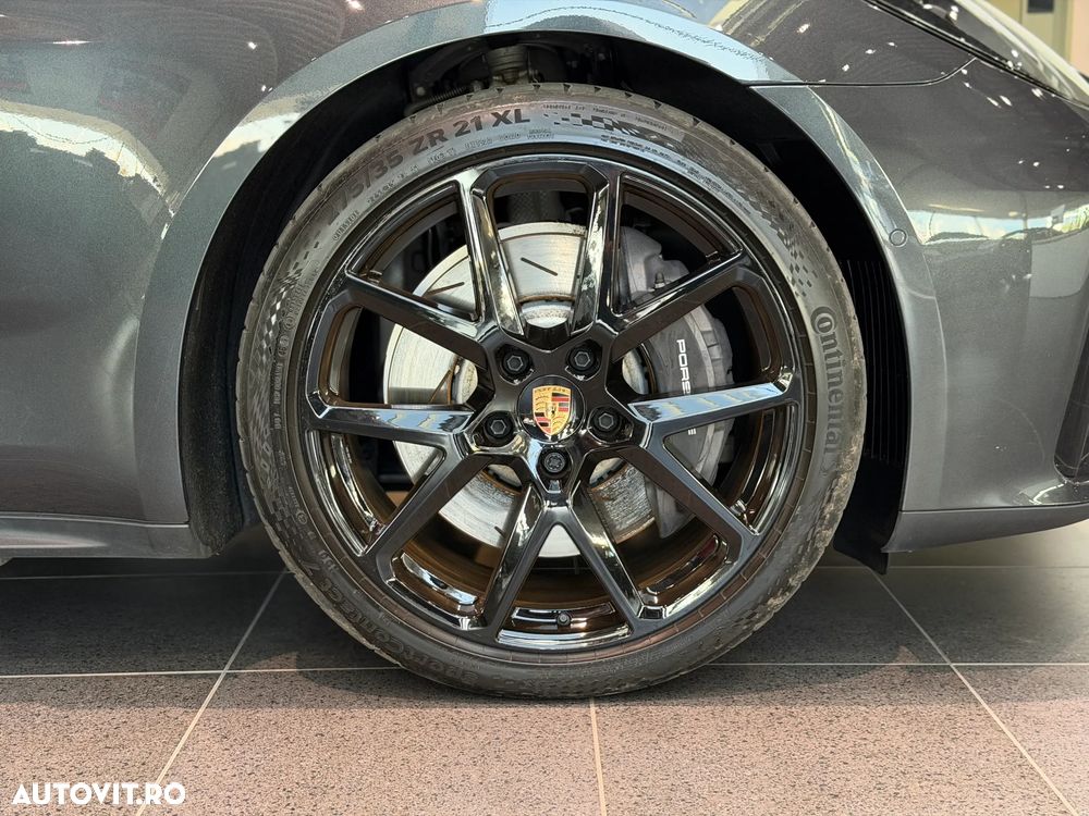 Porsche Panamera 4 E-Hybrid - 16
