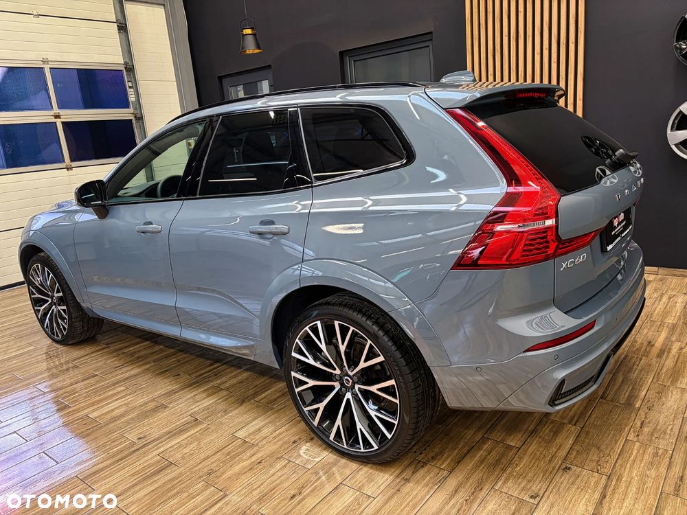 Volvo XC 60 B4 D Essential - 11