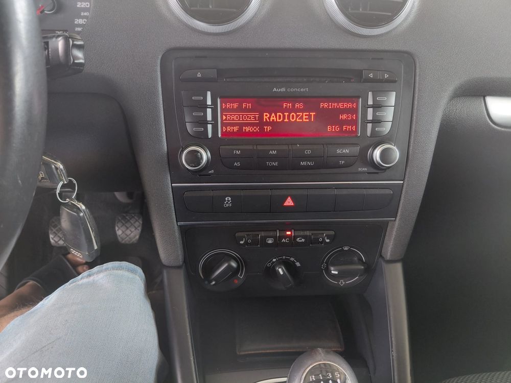 Audi A3 Sportback 1.6 Ambiente - 17