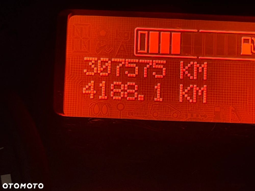 Renault TRAFIC - 12
