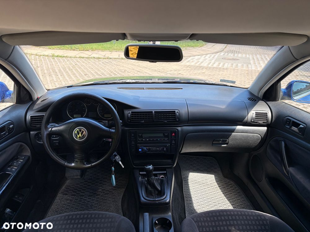 Volkswagen Passat - 8