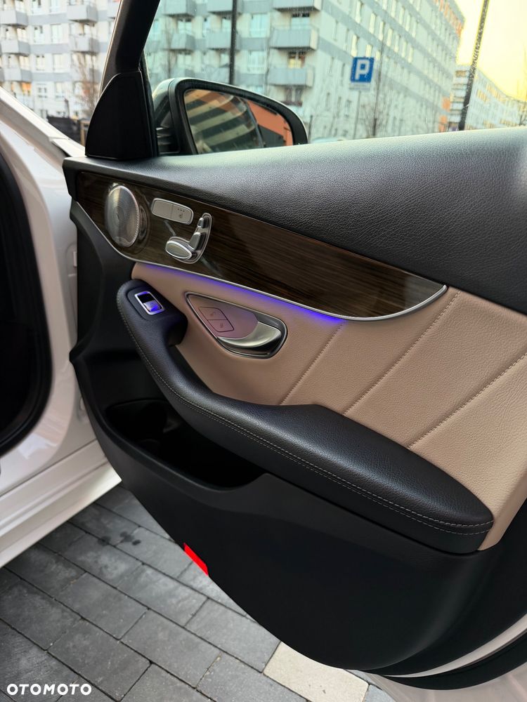 Mercedes-Benz Klasa C 300 4MATIC 9G-TRONIC - 20