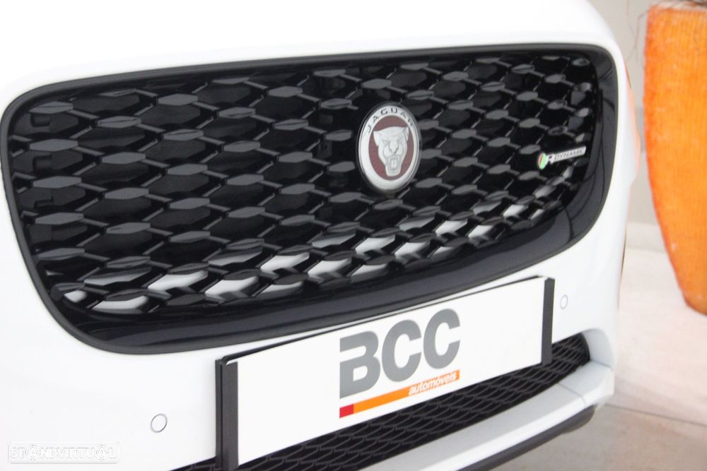 Jaguar E-Pace 1.5 P300e R-Dynamic SE AWD Aut. - 10