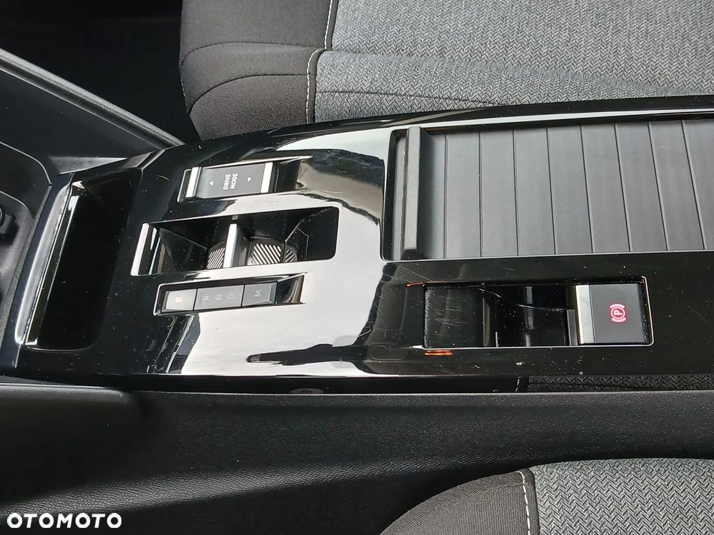 Citroën C4 BlueHDi 130 Stop&Start EAT8 FEEL PACK - 15