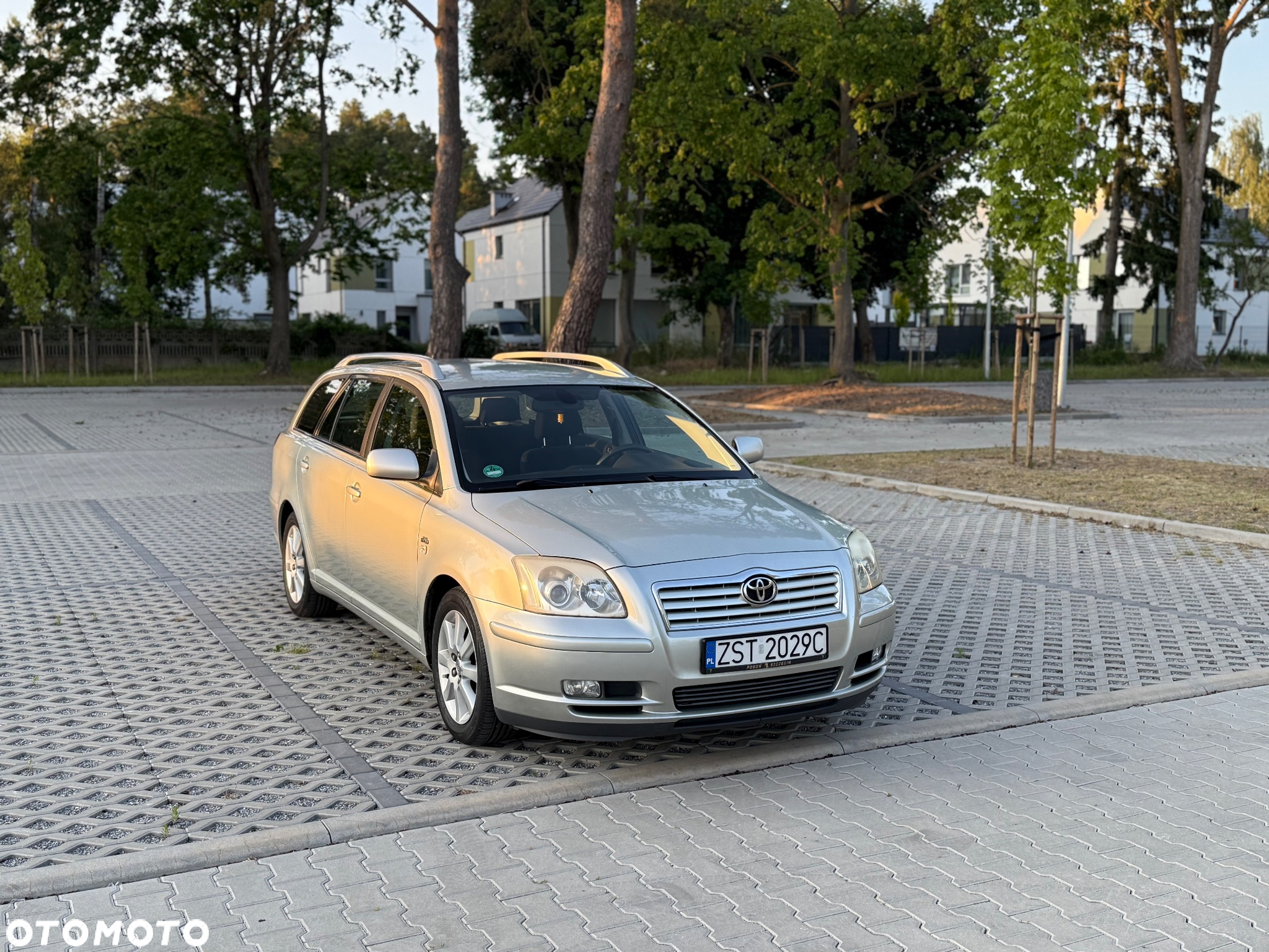 Toyota Avensis 2.0 D-4D Combi - 3