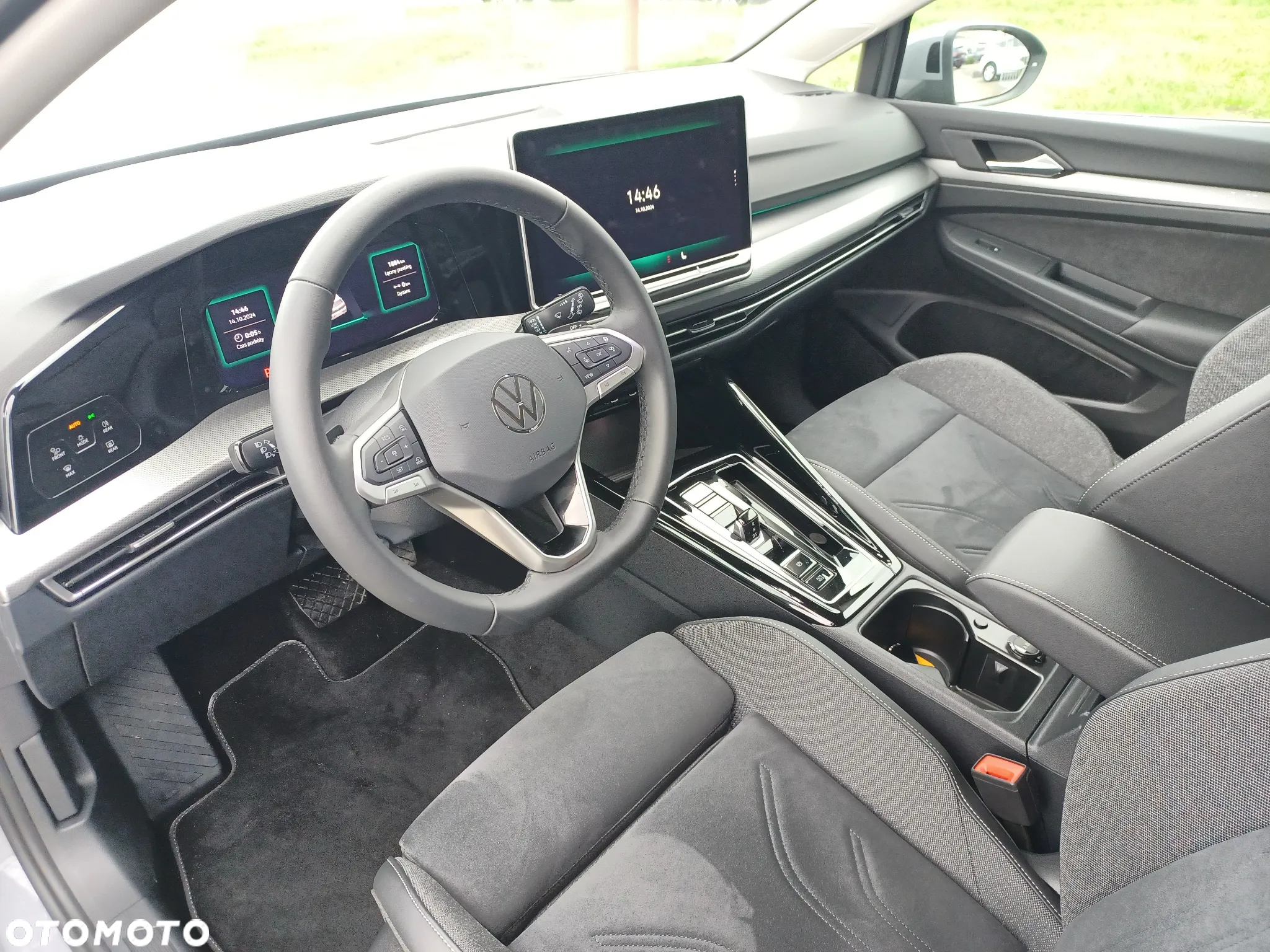 Volkswagen Golf - 10
