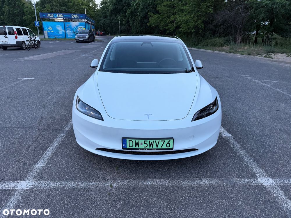 Tesla Model 3 - 7