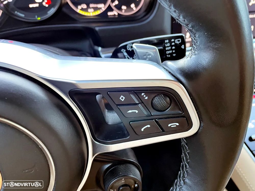 Porsche Panamera Sport Turismo 4 E-Hybrid Edition 10 Anos - 17