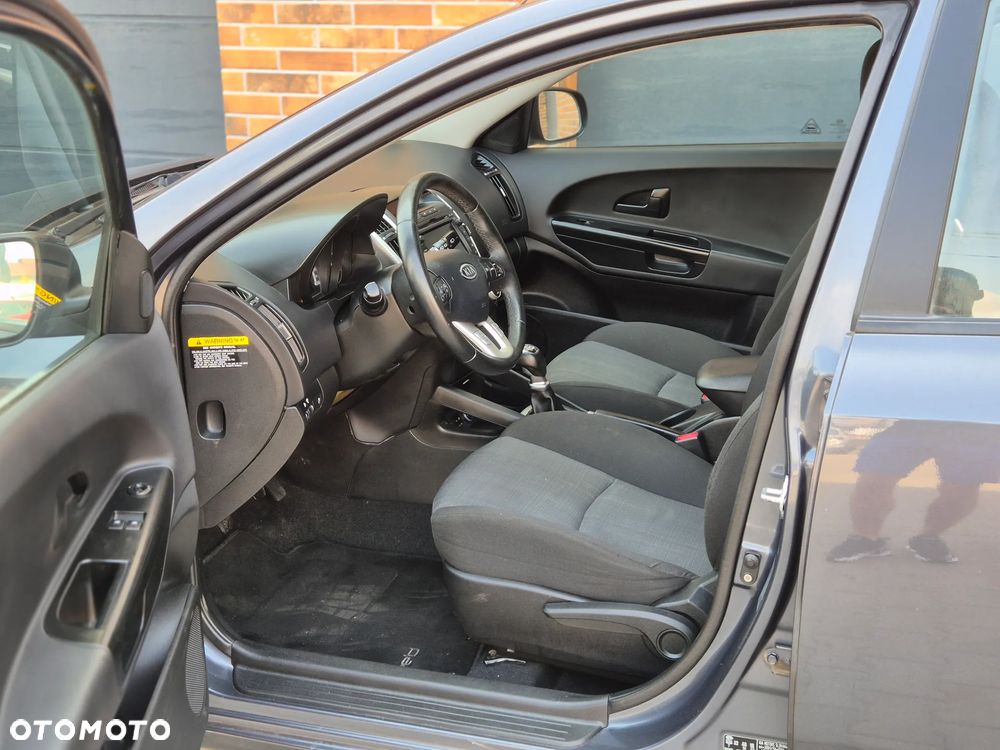 Kia Ceed - 23