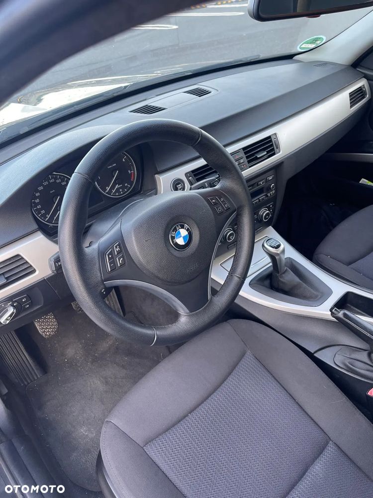 BMW Seria 3 320d xDrive - 18