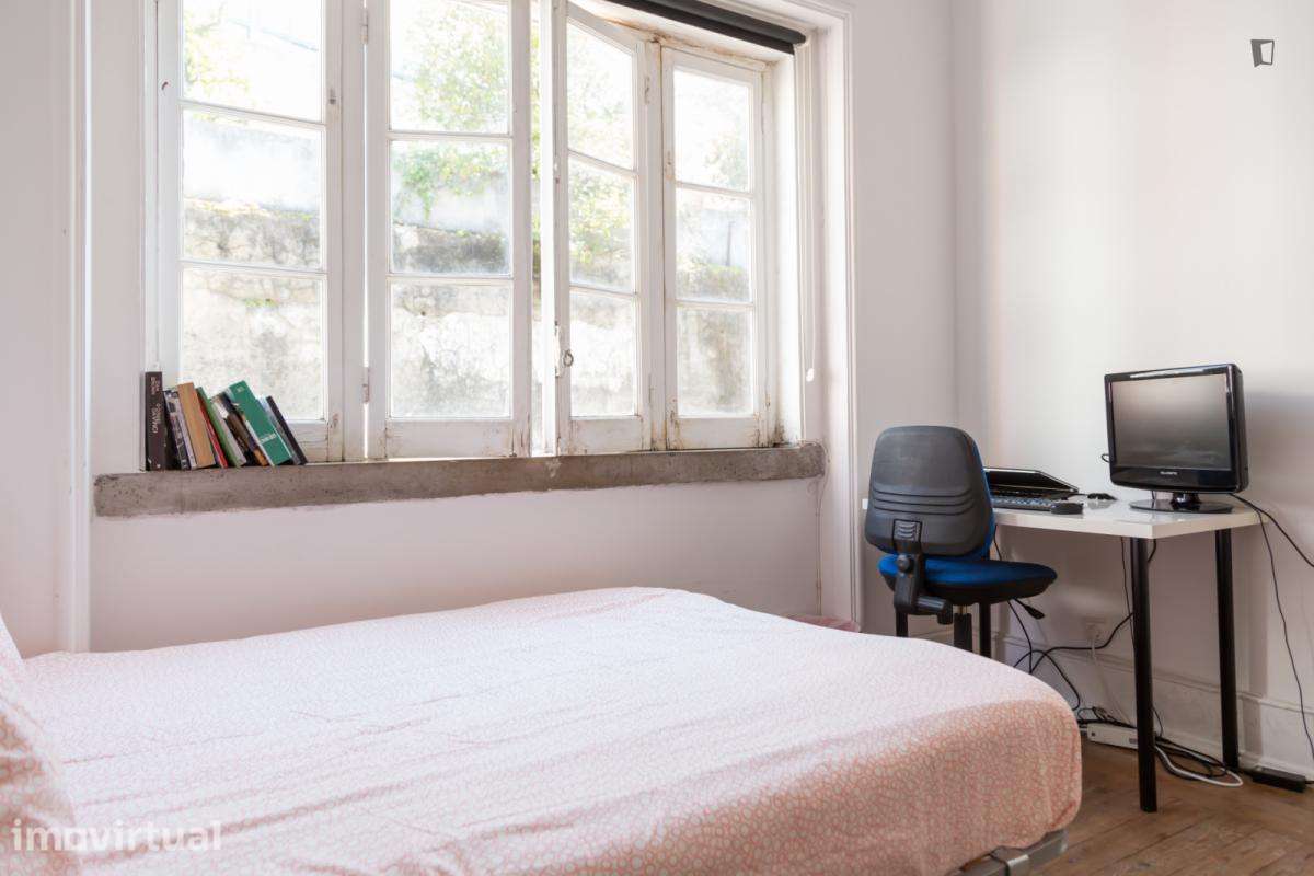 Quarto - localizado em Alameda Lisbon - Grande imagem: 4/16