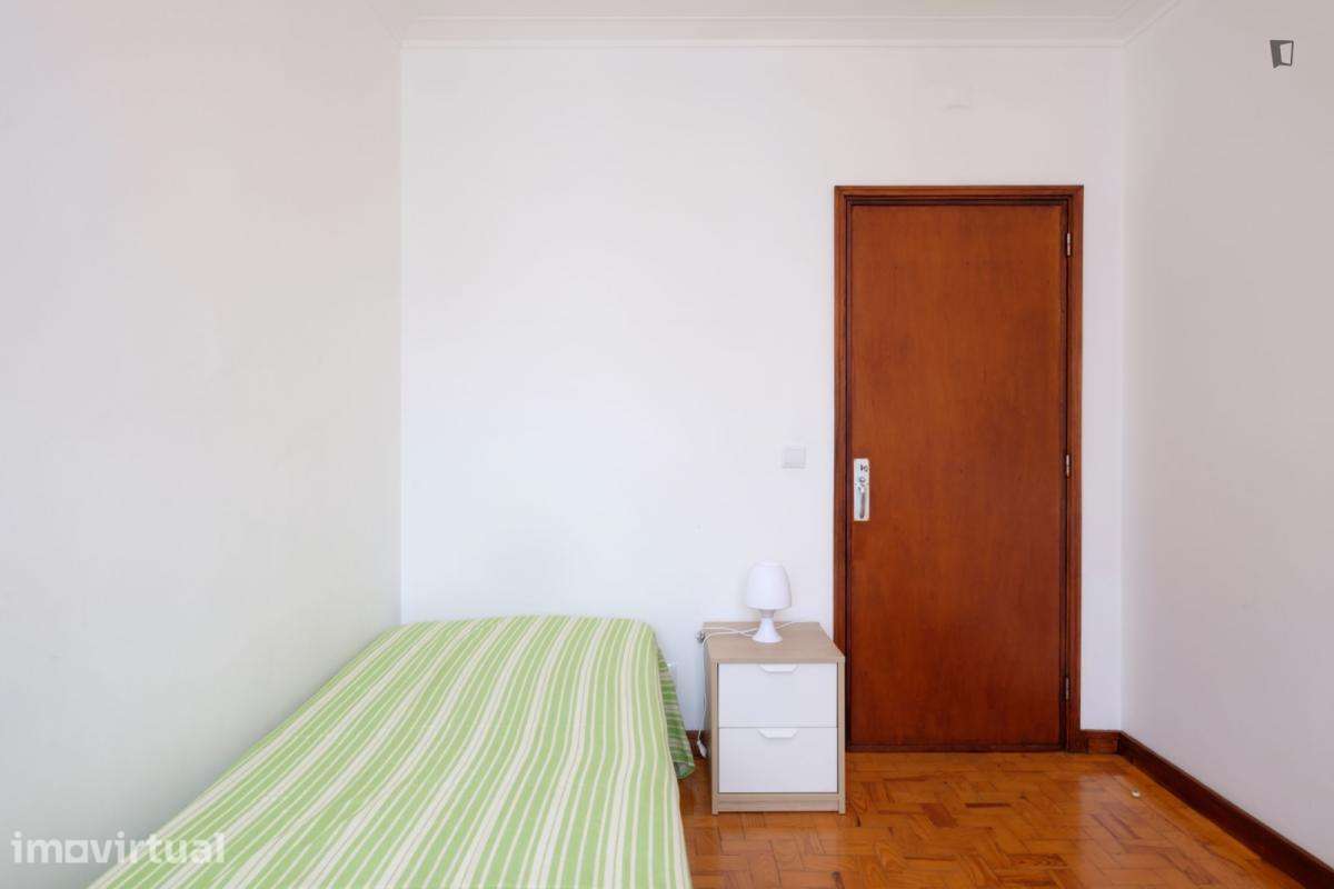 Quarto - localizado em Norton de Matos Coimbra - Grande imagem: 3/26