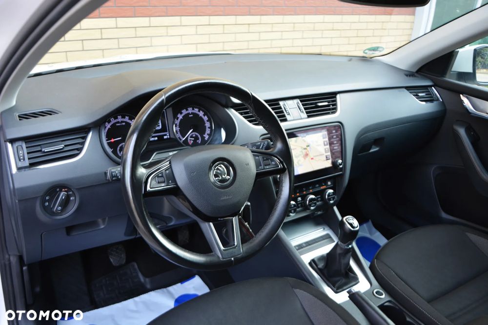 Skoda Octavia 1.6 TDI Premium Edition - 35