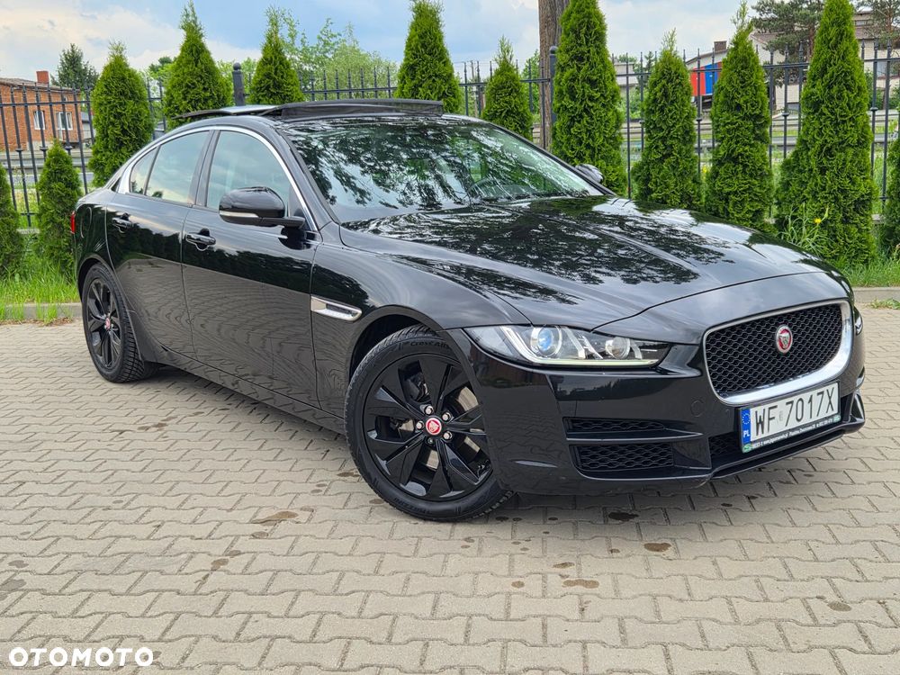 Jaguar XE 2.0 T Prestige - 39