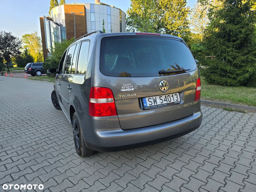 Volkswagen Touran 1.6 FSI - 20