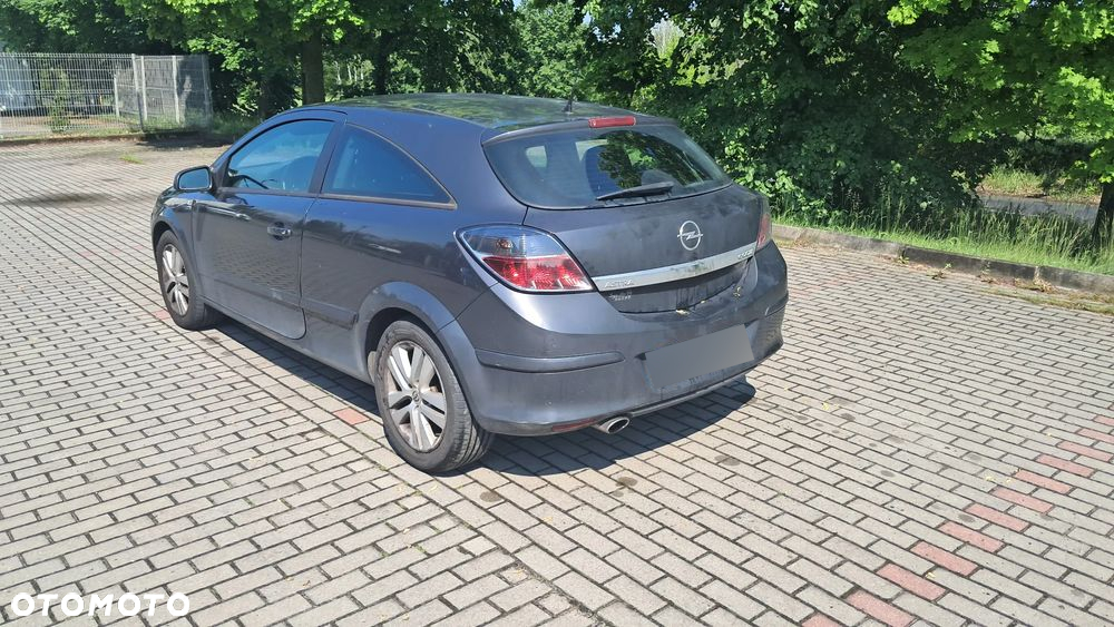 Opel Astra III GTC 1.7 CDTI Cosmo - 4