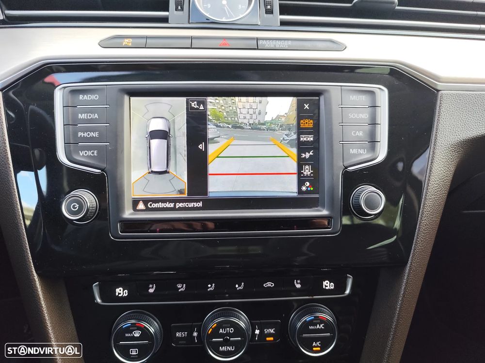 VW Passat Variant 2.0 TDI Highline DSG - 32