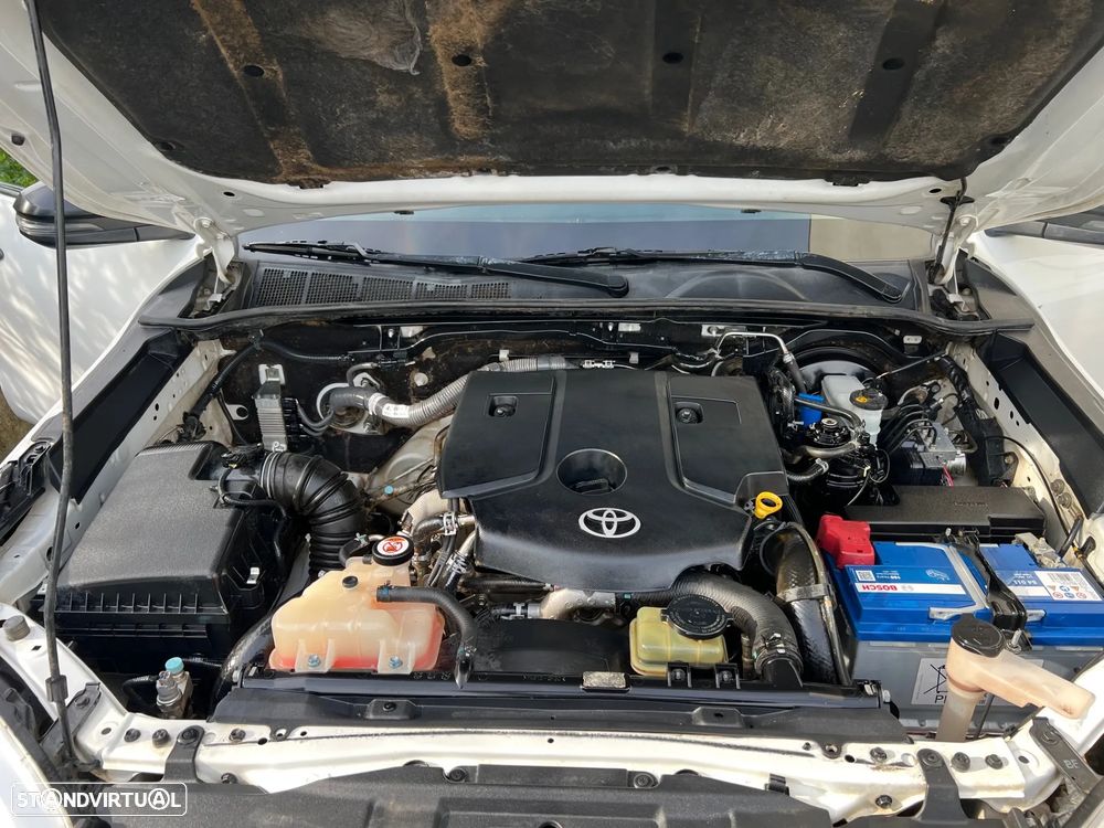 Toyota Hilux 2.4 D-4D 4WD CD CM - 15