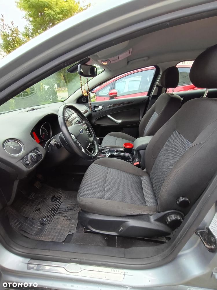 Ford Mondeo 1.8 TDCi Ghia - 9