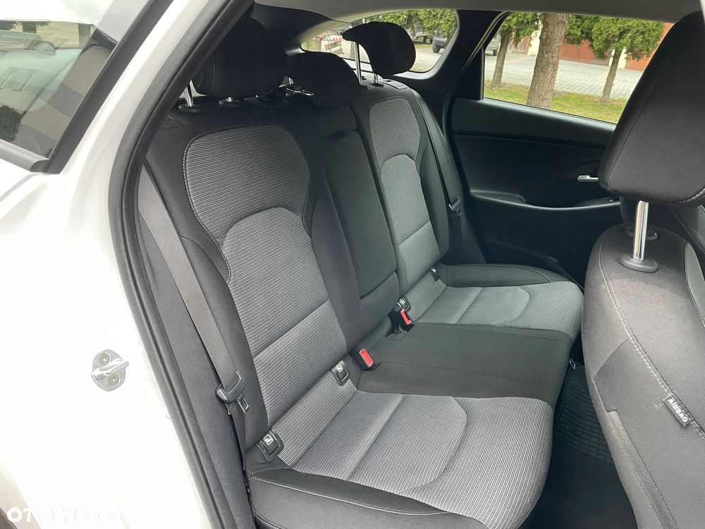 Hyundai i30 1.0 T-GDI Family - 24