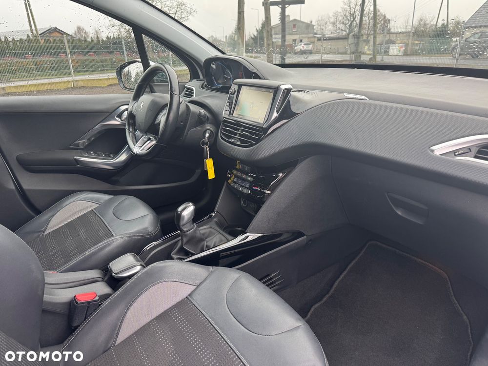 Peugeot 2008 1.2 Pure Tech GPF Allure S&S - 21