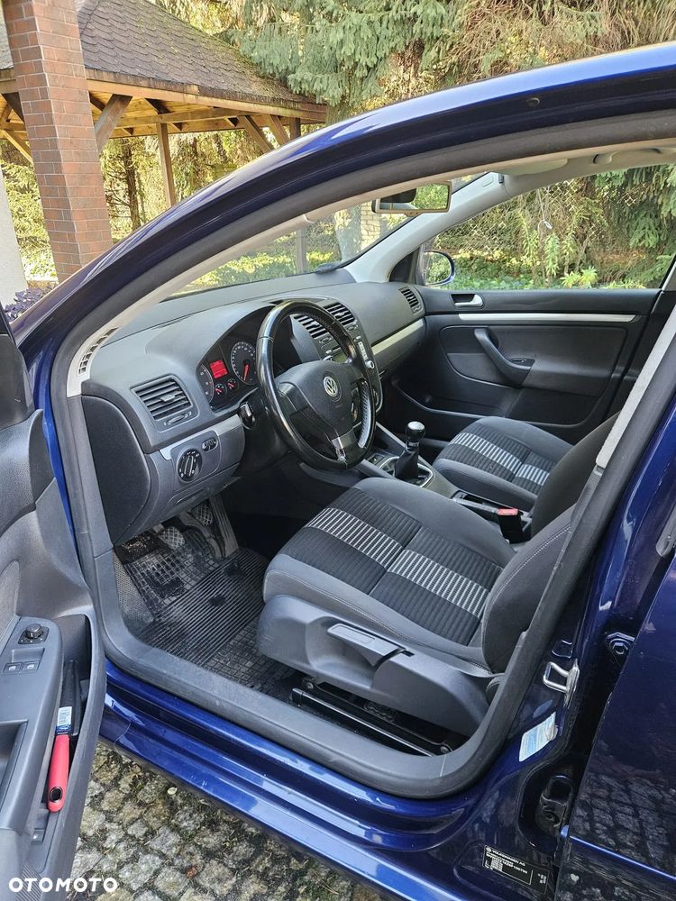 Volkswagen Golf - 11