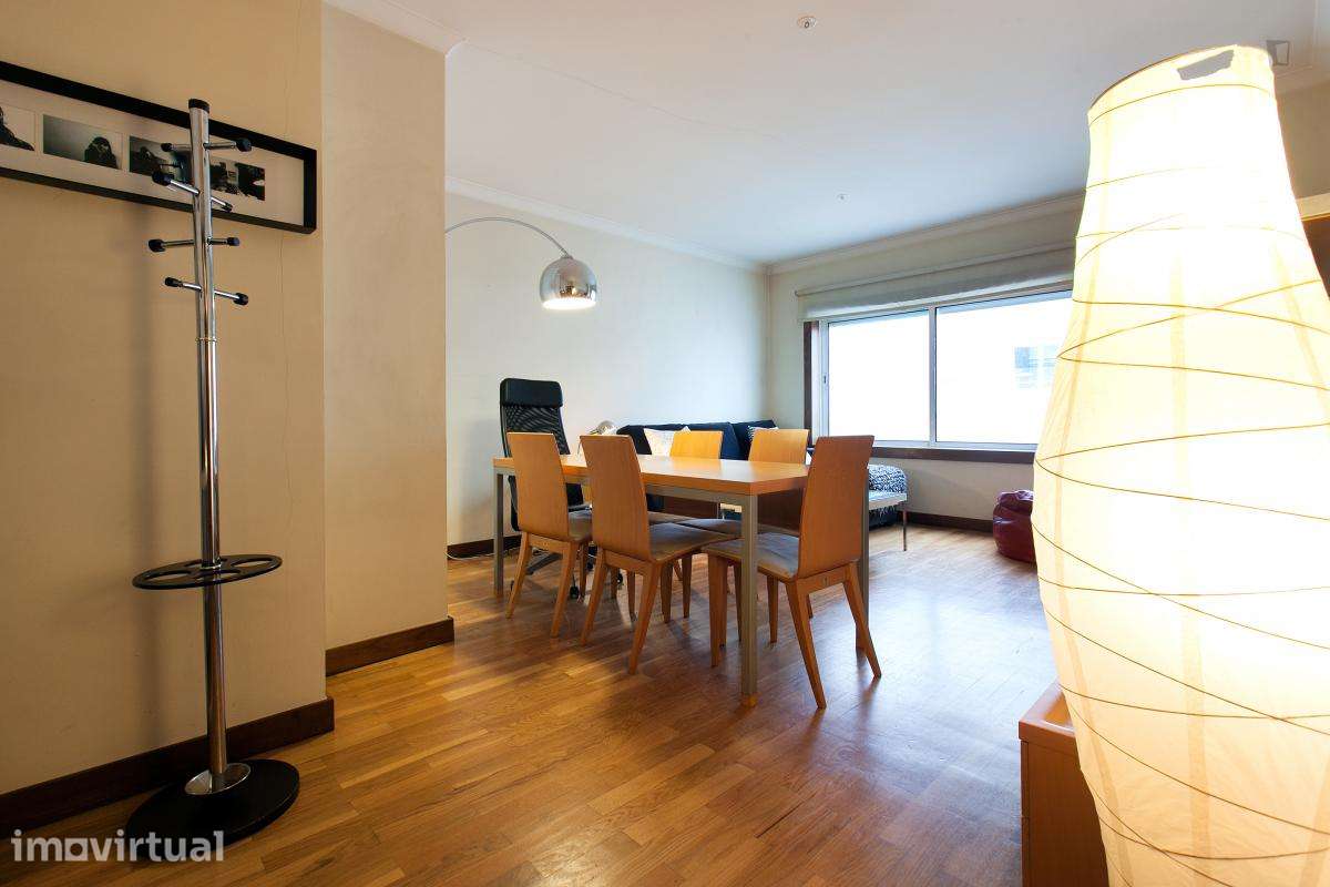Apartamento com 1 quartos - localizado em Ramalde Porto - Grande imagem: 2/19