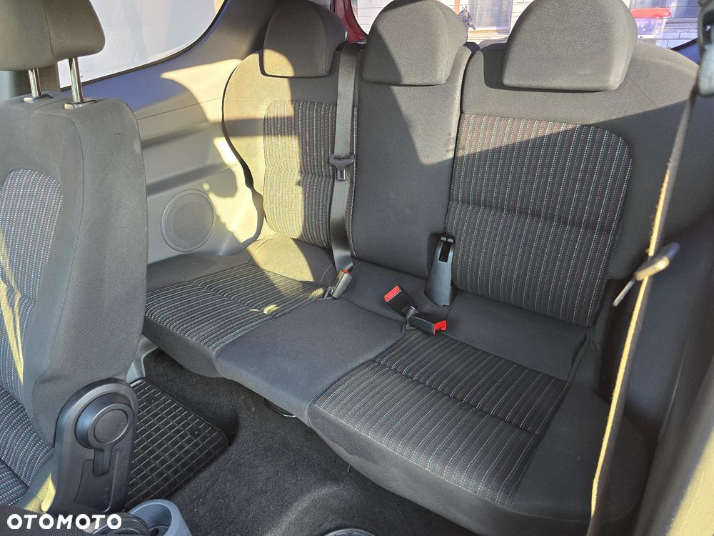 Mitsubishi Colt - 25