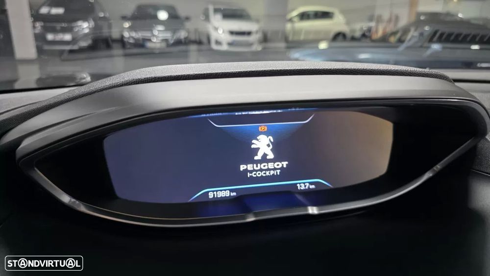 Peugeot 3008 1.2 PureTech Allure EAT6 — fotografia 33