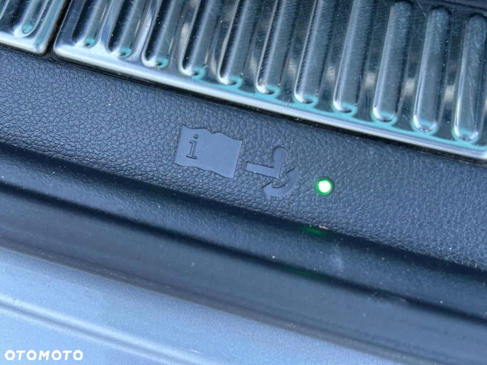 Skoda Superb 2.0 TDI SCR Style DSG - 36