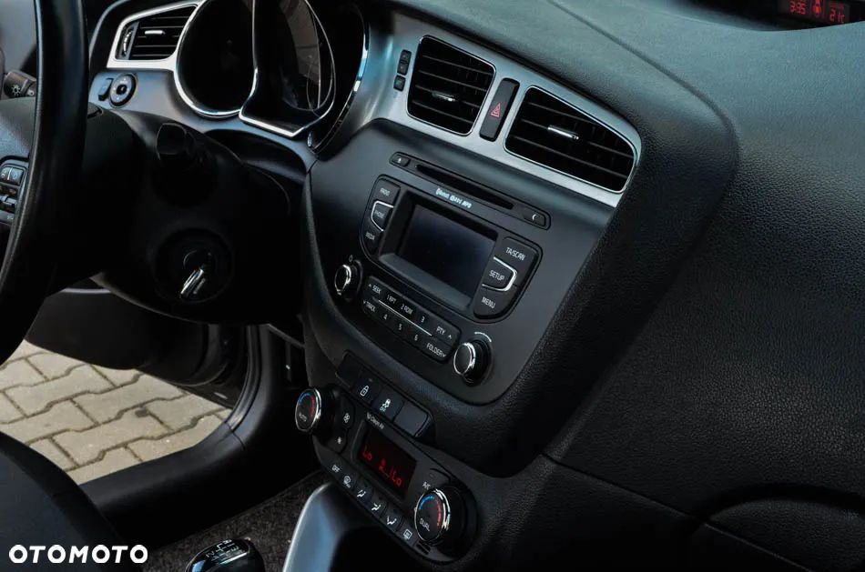 Kia Ceed 1.6 GDI SW Vision - 35