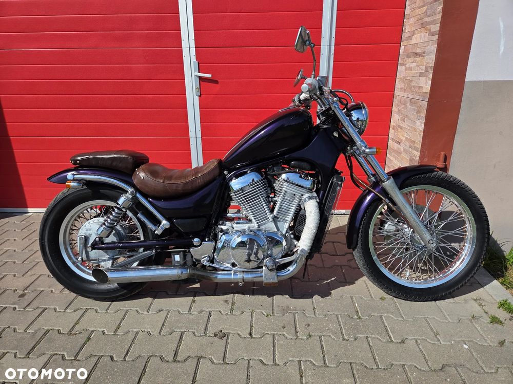 Suzuki Intruder - 1
