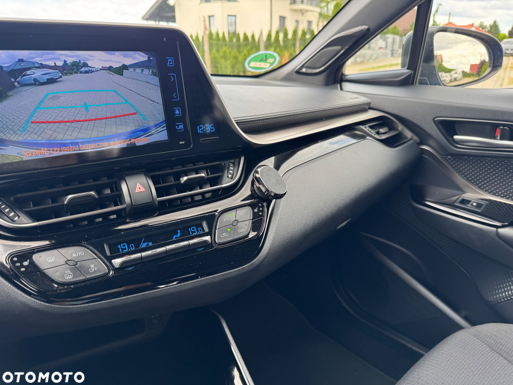 Toyota C-HR 1.8 Hybrid Executive - 34