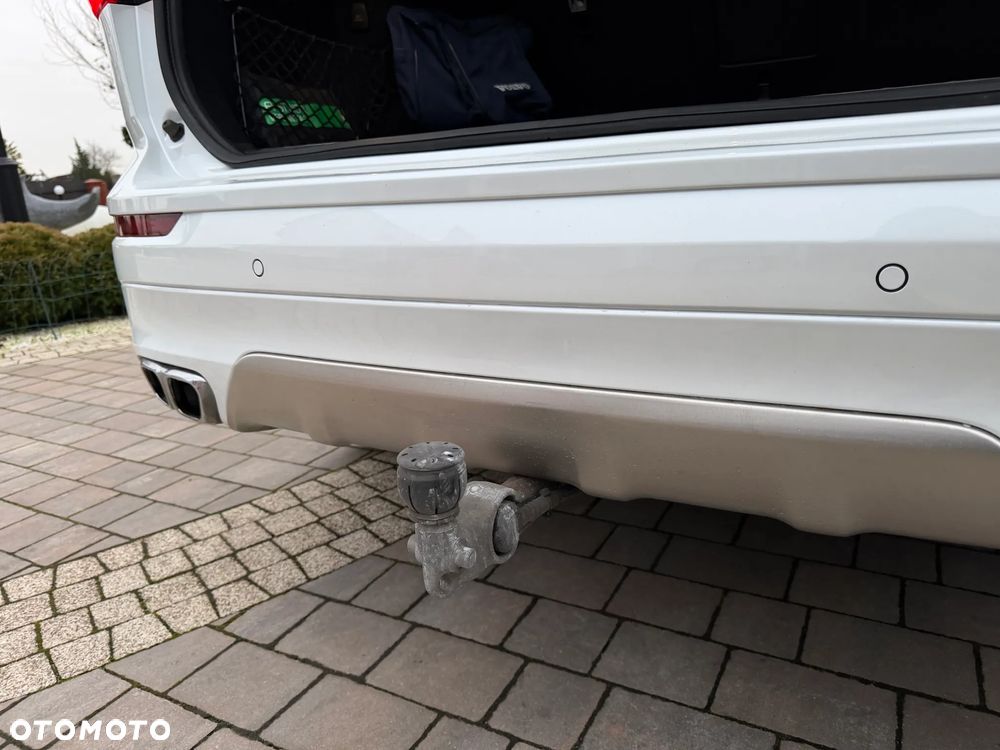 Volvo XC 60 B4 D AWD R-Design - 13