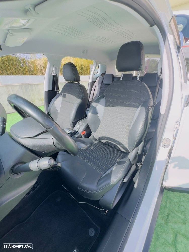 Peugeot 2008 1.2 PureTech Allure - 11
