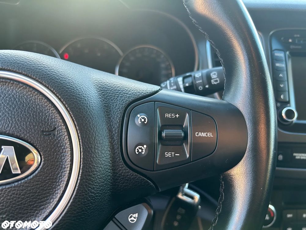 Kia Carens 1.6 GDI Attract - 17