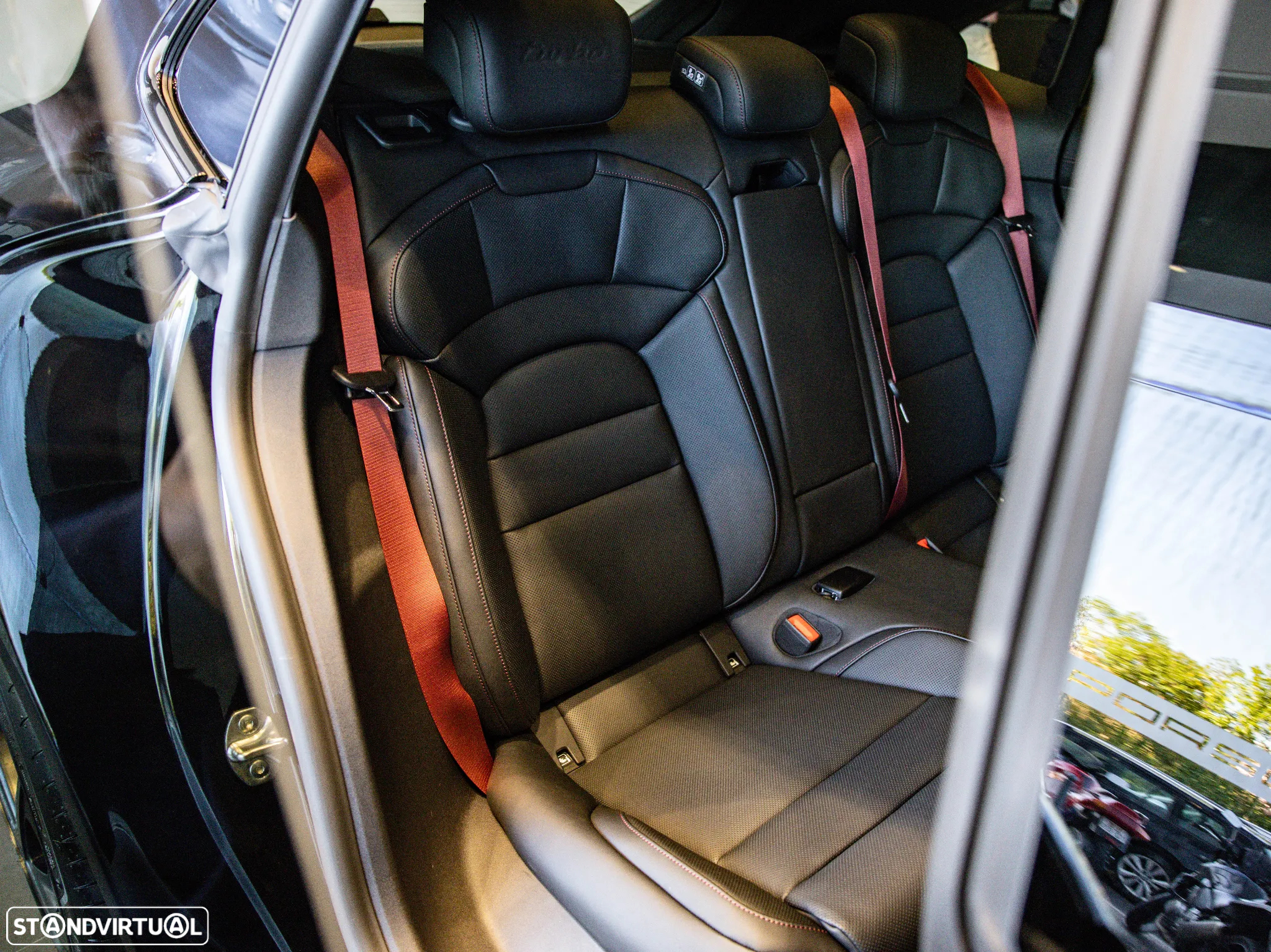 Porsche Taycan Cross Turismo Turbo - 33
