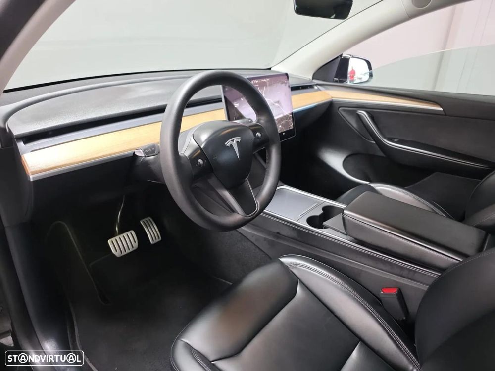 Tesla Model Y Performance Dual Motor AWD - 28