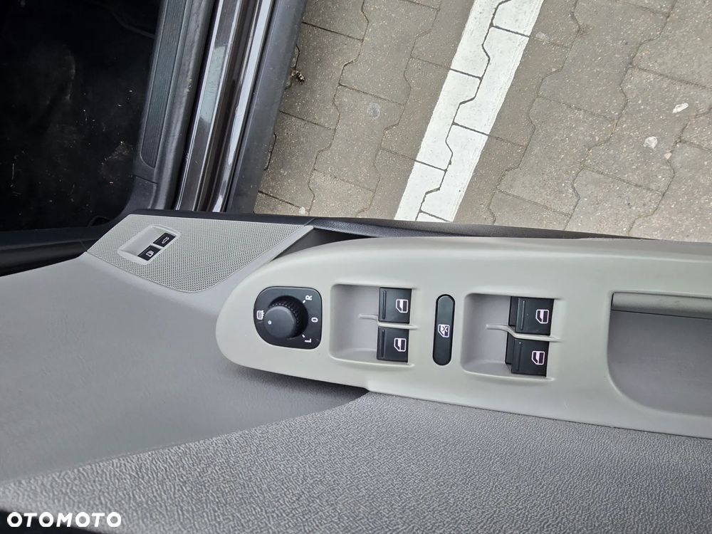 Volkswagen Passat 1.9 TDI Comfortline - 17