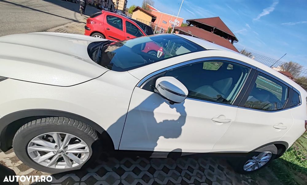 Nissan Qashqai 1.6 DCI Start/Stop X-TRONIC N-Connecta - 4