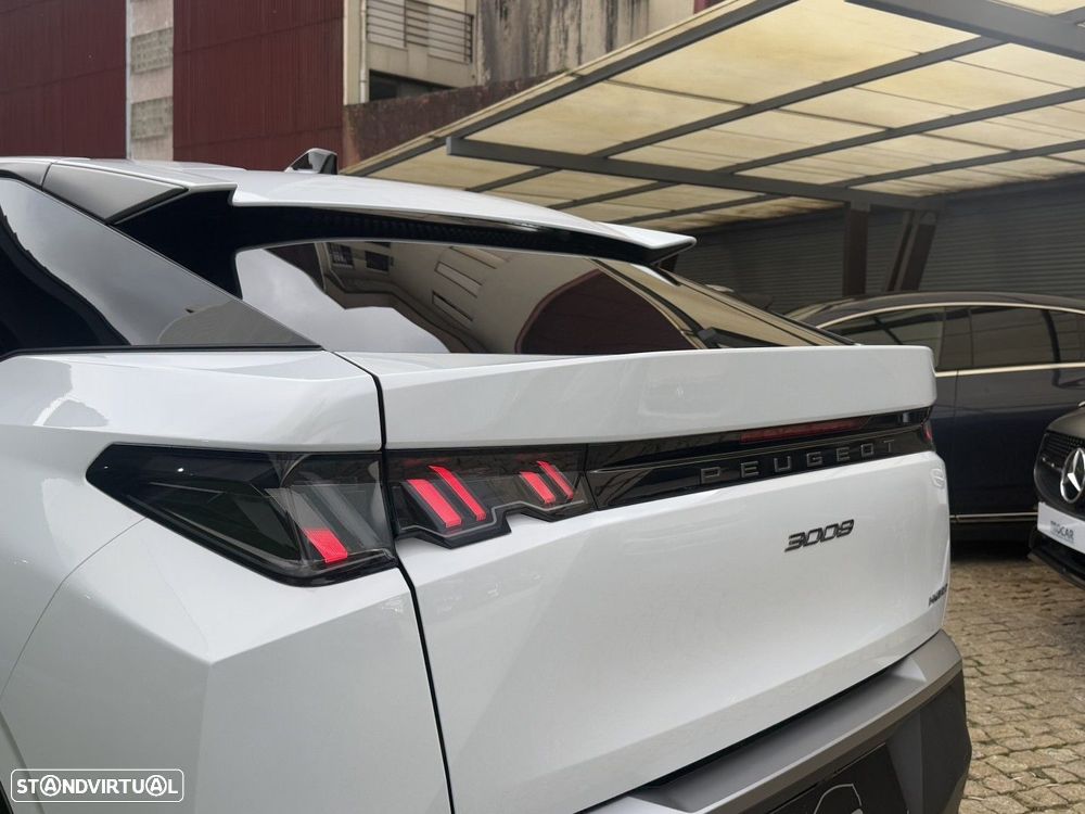 Peugeot 3008 1.2 Hybrid Allure e-DCS6 - 15