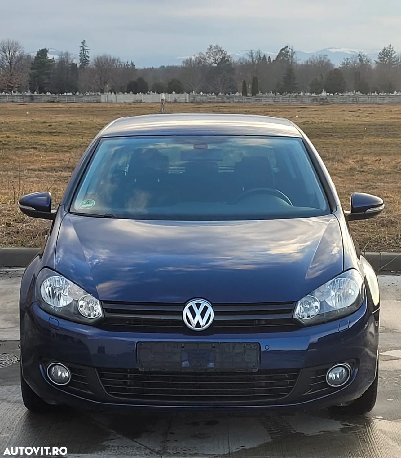 Volkswagen Golf - 1