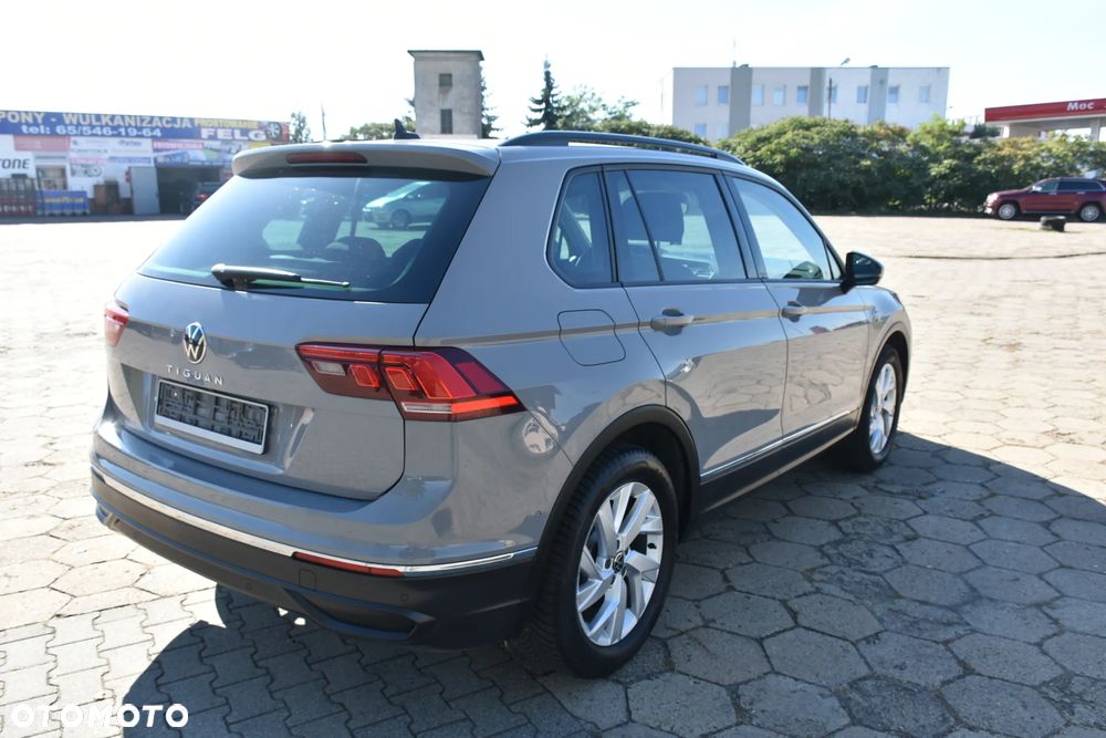 Volkswagen Tiguan - 9