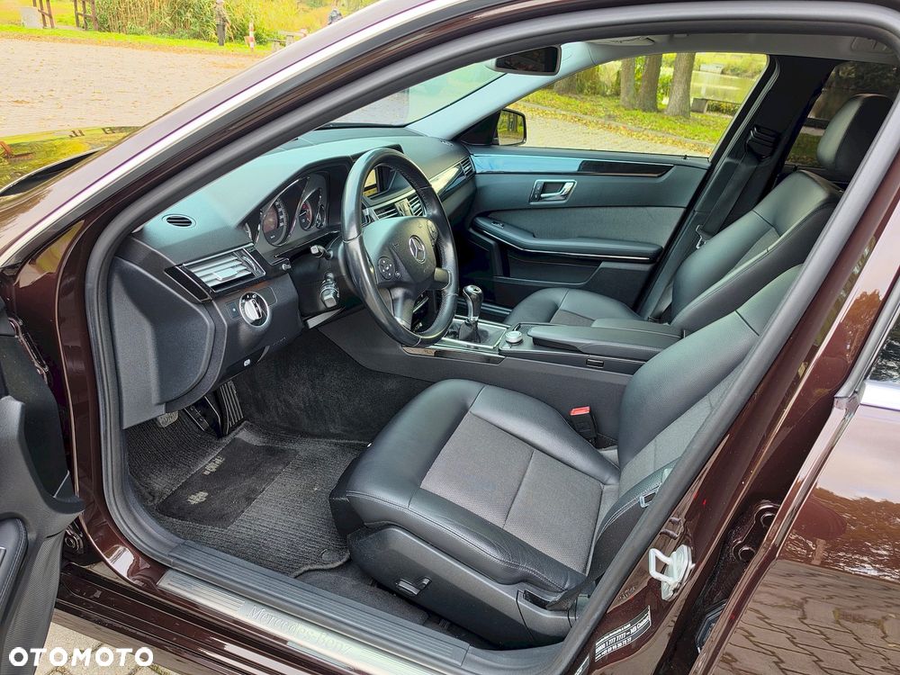 Mercedes-Benz Klasa E 250 CDI DPF BlueEFFICIENCY Avantgarde - 17