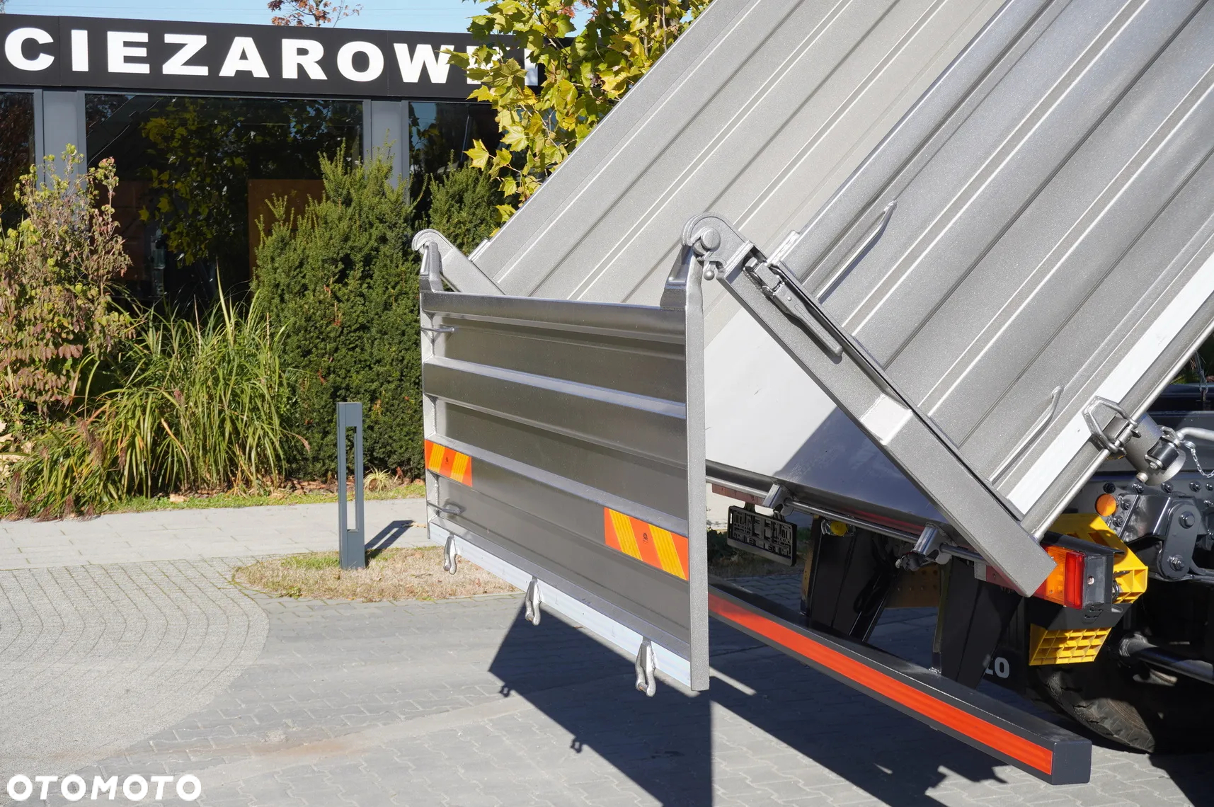Iveco Stralis 310 E6 / NOWA Wywrotka 3-stronna / Dźwig Fassi F135 z pilotem - 17