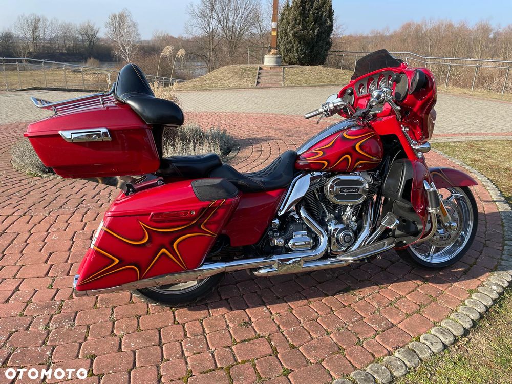 Harley-Davidson CVO Street Glide - 1